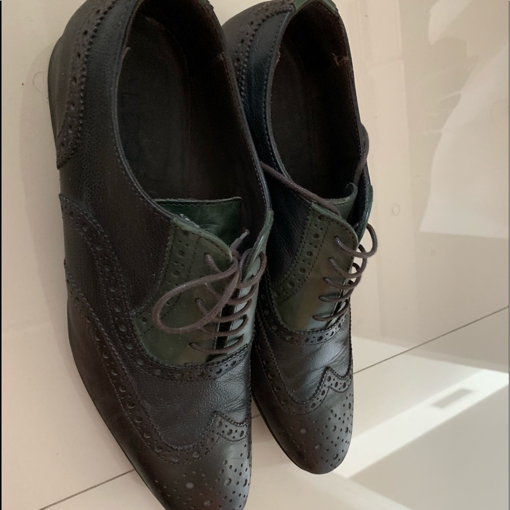 Beautiful very rare Aldo shoes size 11
